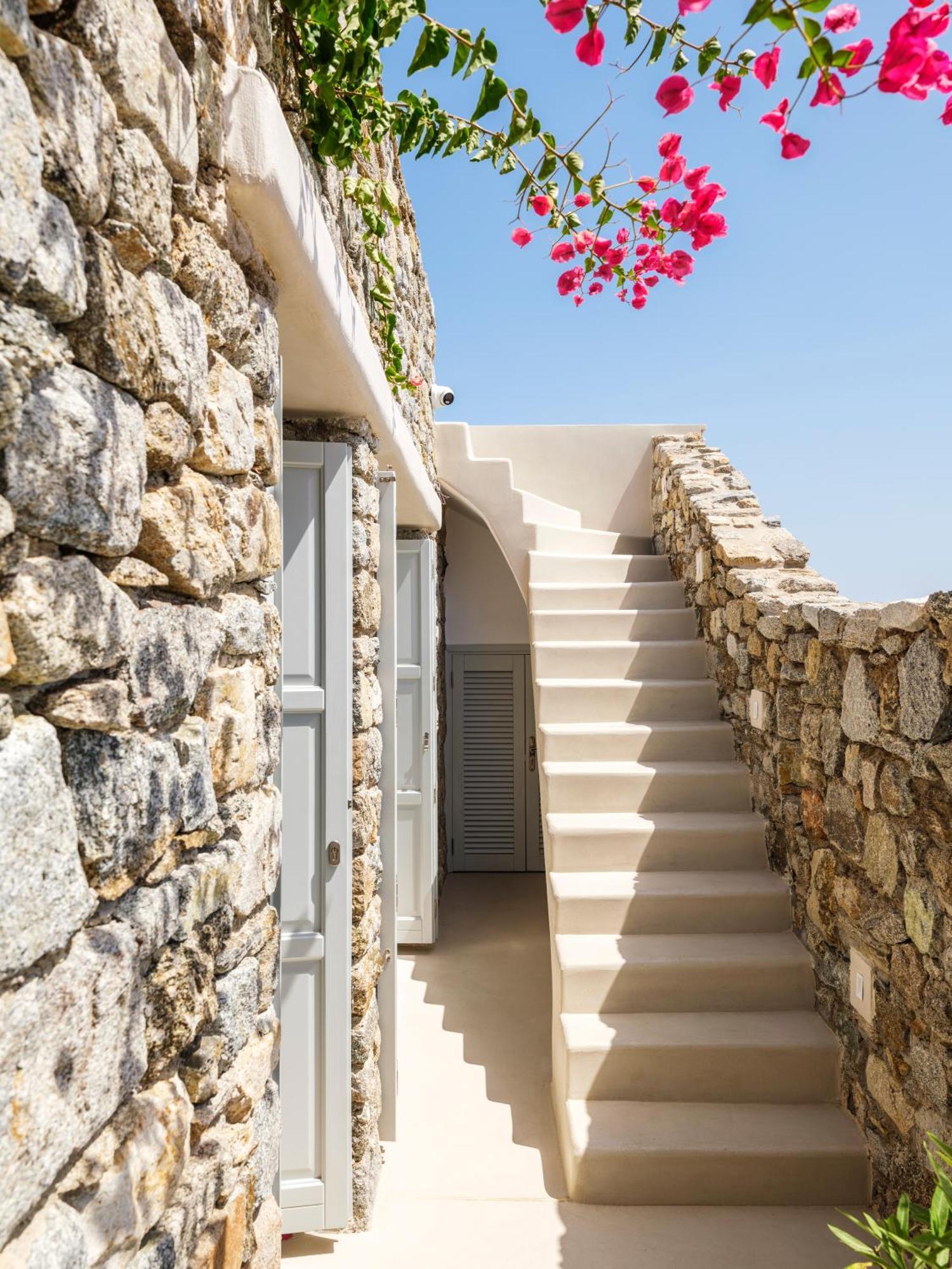 V&V Guest House - Luxury Suites Ornos  Exterior foto