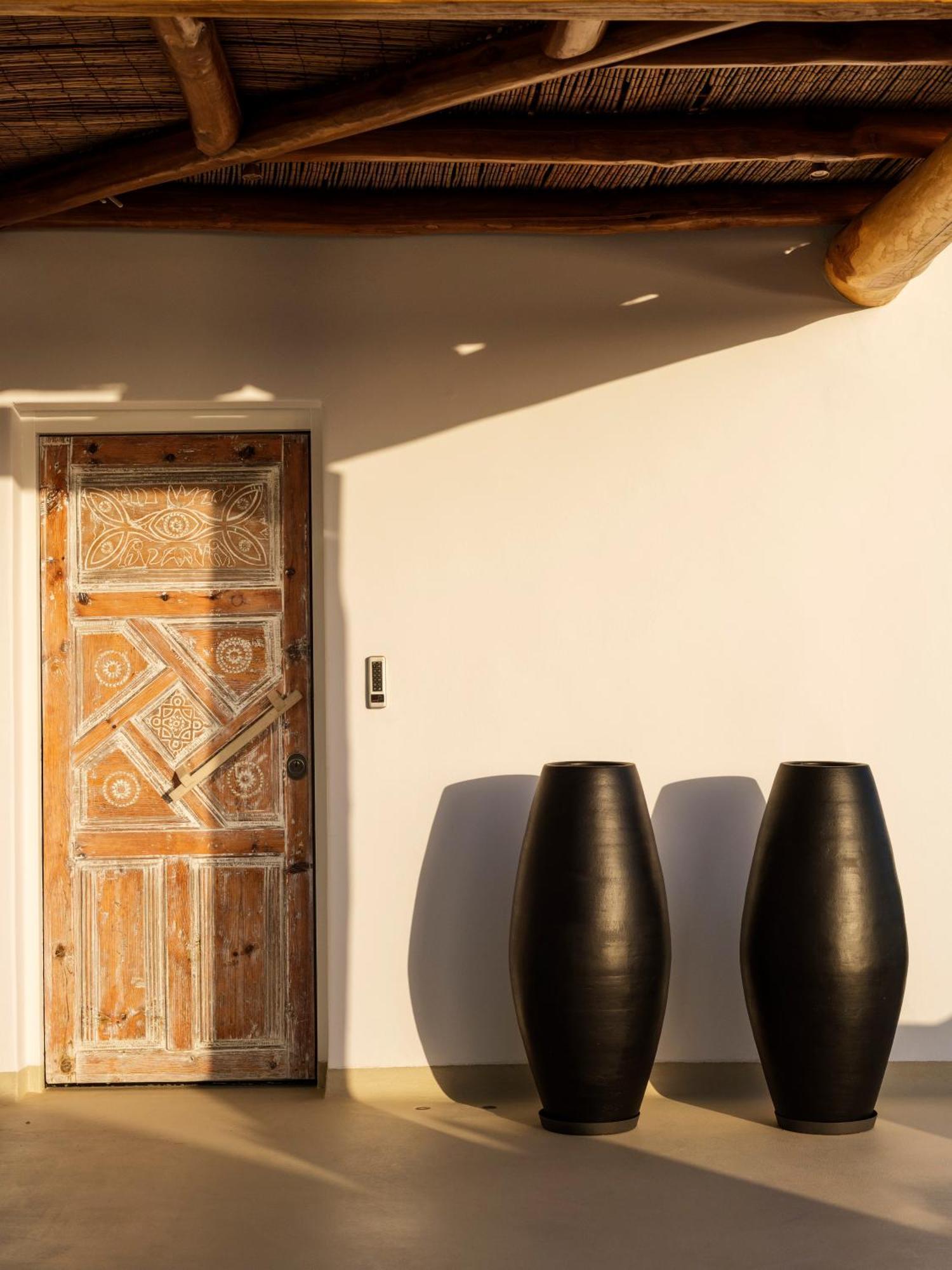 V&V Guest House - Luxury Suites Ornos  Exterior foto